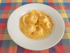 Sorrentinos de jamón y mozza