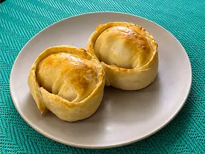 Empanada de jamón y queso