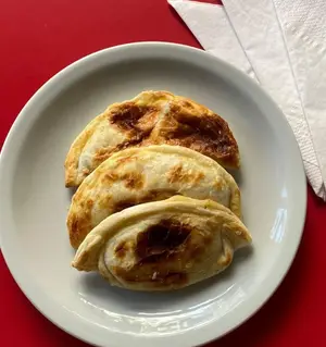 Empanada apio y roquefort