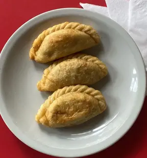Empanada carne souffle frita