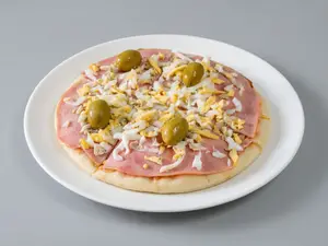 Muzzarella Con Jamon Y Huevo