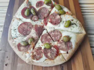Pizza con calabreza