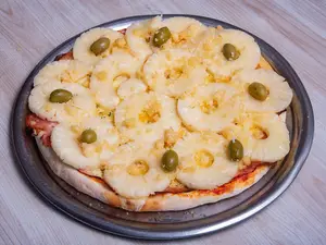 Pizza de ananá a la piedra