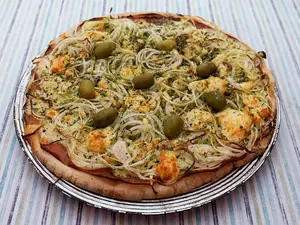 Pizza fugazzeta al roquefort a la piedra