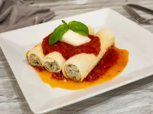 Canelones con salsa x3