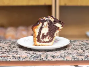 Porcion budin humedo marmolado