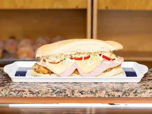 Sandwich De Milanesa