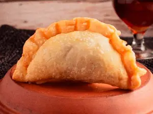 Empanada de carne picante