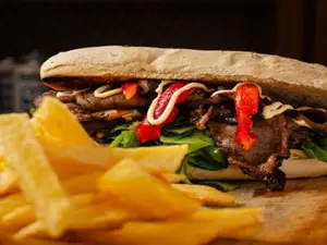 Sandwich de carne asada