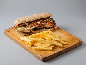 Sandwich de verduras y brie