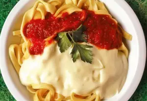 Spaghetti con salsa mixta