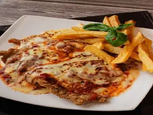 Suprema de pollo a napolitana