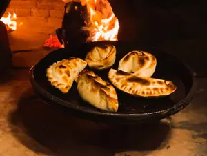 Empanada bondiola y muzza