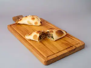 Empanada de carne picante