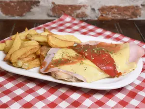 Mat. cerdo a la pizza c fritas