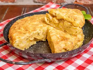 Tortilla de papa y cebolla