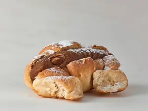 Medialuna Con Dulce De Leche