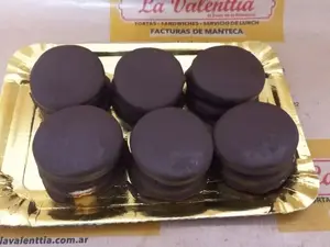 Alfajores maicena bañados x 6n