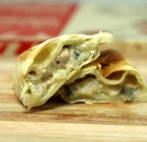 Empanada De Pollo Al Champiñon