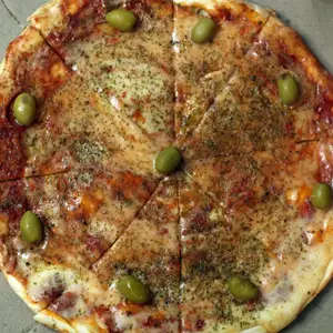 Pizza De Muzzarella