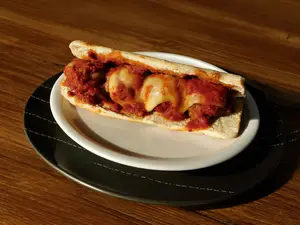 Sándwich de albóndigas