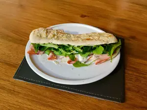 Sándwich de stracciatella