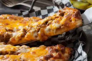 Pizza panceta y cheddar
