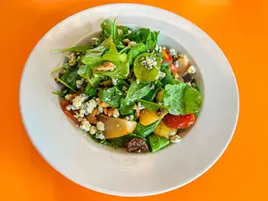 Ensalada de pera y queso azul