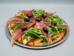 Pizza crudo