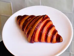Croissant rellena de frambuesa y mascarpone