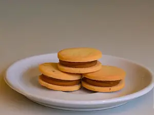 Mini alfajor de almendra y ddl x 3