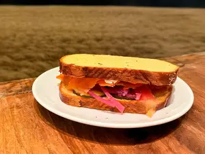 Sandwich brioche salmón