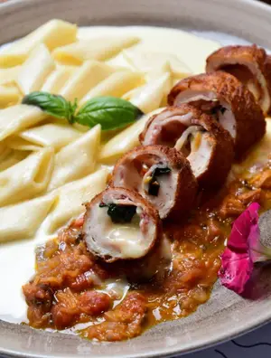 Saltimbocca de pollo