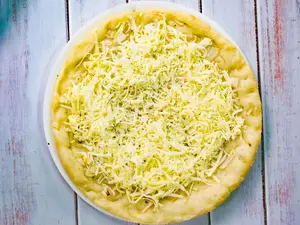 Pizza de cebolla y mozarella