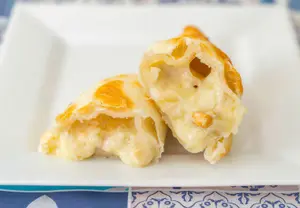 Empanada choclo salsa blanca