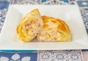 Empanada de cuatro quesos