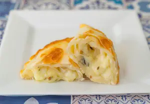 Empanada jamón queso y huevo