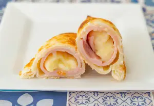 Empanada pollocebolla caramelo