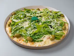 Gde con jamón crudo y rúcula