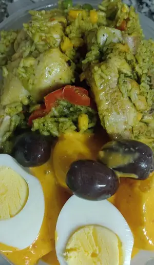 Arroz Con Pollo Con Papas A La Chela