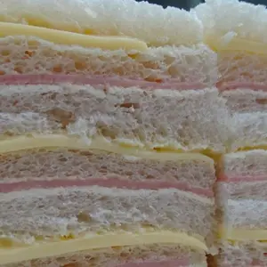 Sándwich de jamón y queso