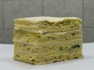 Sándwich queso, pollo y huevo