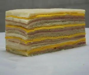 Sándwich de jamón y cheddar