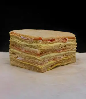 Sándwich jamón crudo y queso