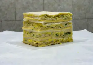 Sándwich queso, pollo y huevo
