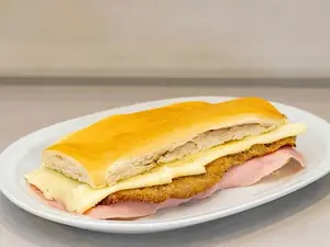 Sándwich de carne jyq