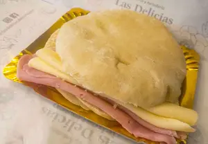 Sándwich de pan arabe jyq
