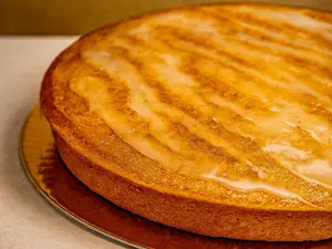 Tarta de manzana con pasas