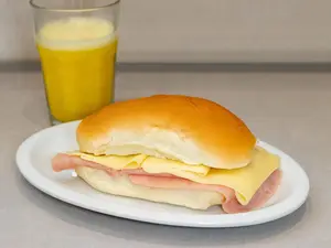 Pebete con Jamón y queso