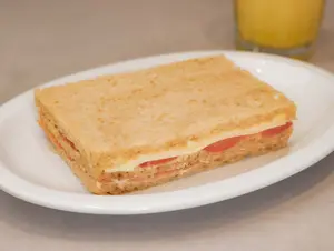 Queso,jamón crudo y tomate